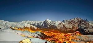 Hakkari manzarası geceye damga vurdu