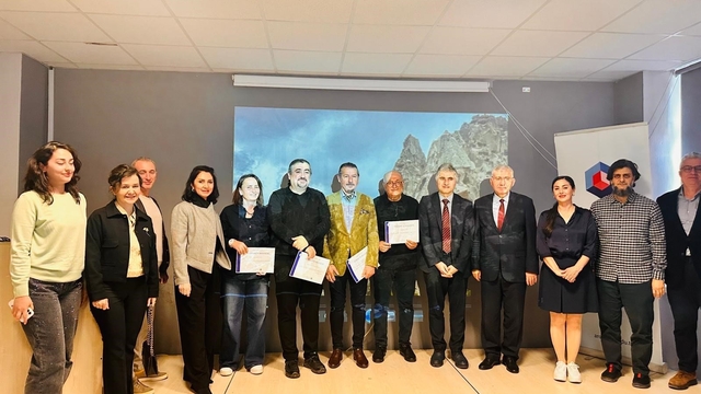 Fotoğrafın doğa, kent ve mimarlıkla kurduğu bağ ele alındı
'Fotoğrafın Işığında Mekânı Okumak' semineri