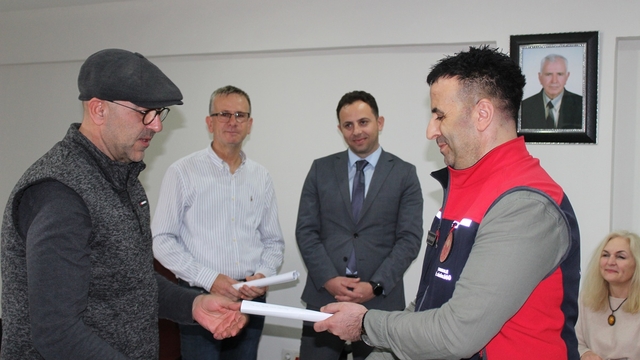 Gelibolu'da "Küçükbaş Hayvancılık Sürü Yöneticisi Eğitimi" kursiyerleri belgelerini aldı