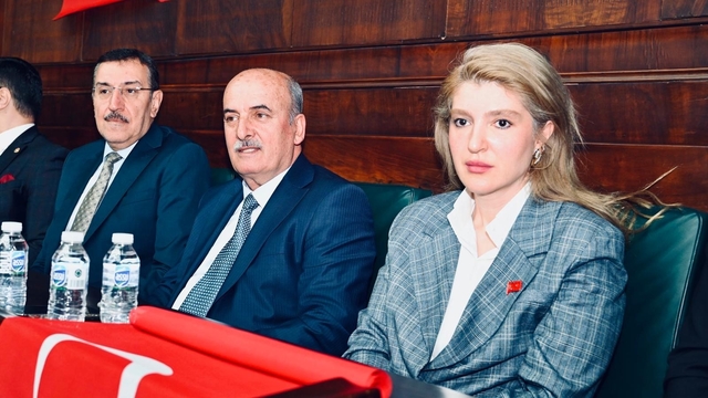 Milletvekili Ölmeztoprak: "Bu süreçte birlik ve beraberliğimiz çok önemli"
AK Parti grup toplantısı sonrası birlik ve beraberlik vurgusu