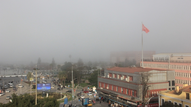 Karadeniz'de sis alarmı: Samsun sahili görünmez oldu