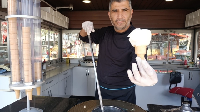 TasteAtlas listesi Kahramanmaraş'ta tartışma başlattı
TasteAtlas'ta İngiltere dondurması ikinci, İtalya'nınkinin üçüncü olması Kahramanmaraş'ta tepki çekti