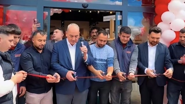 Musullu'nun Antakya'daki yeni şubesi açıldı: Kurdele işçilerle birlikte kesildi