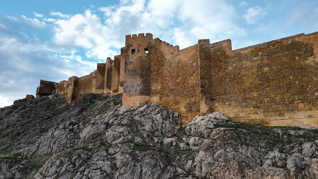 Bayburt Kalesi'nde tarihin gün yüzüne çıkarılması için yeniden harekete geçildi