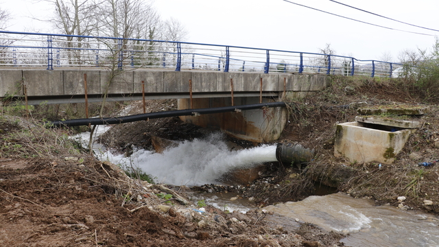 Tam kapasiteye ulaşan Yuvacık Barajı, büyükşehirlerin içme suyu kaynağı Sapanca Gölü'nü besliyor