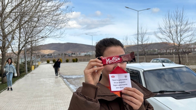 Elazığ'da 'Mutluluk Paylaştıkça Çoğalır' sosyal deneyi