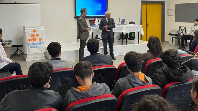 Sivas Teknokent Koleji'nde kariyer programları sürüyor