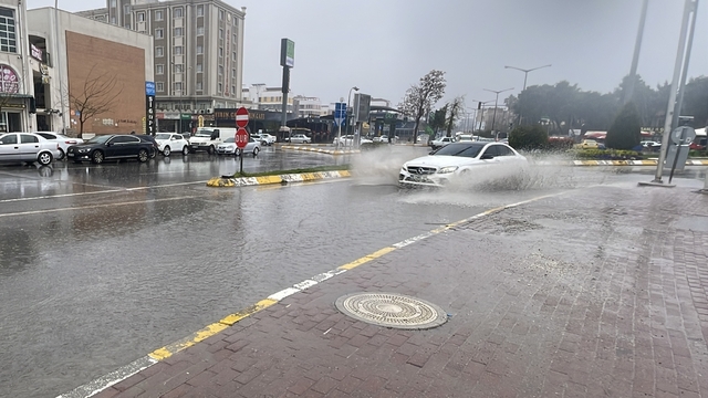 Gaziantep ve çevre illerde sağanak etkili oluyor