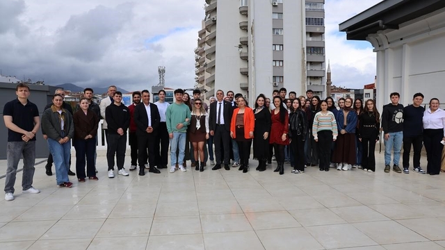 Başkan Şimşek, YKS'ye hazırlanan gençlerle kahvaltıda buluştu