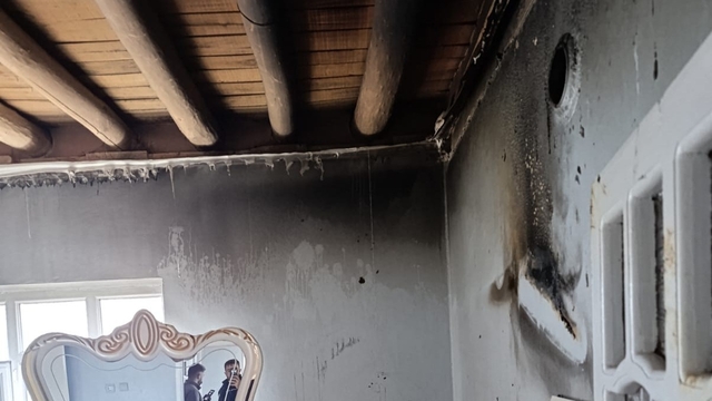 Başkale'de ev yangını maddi hasara yol açtı