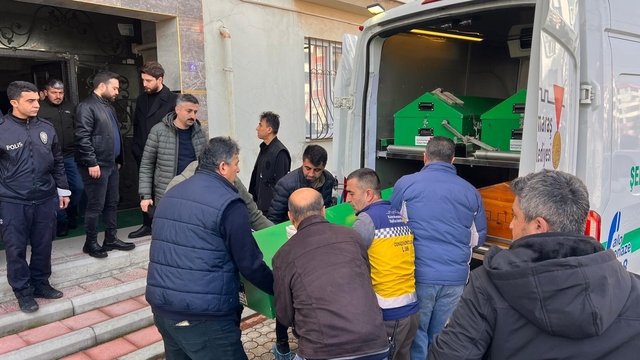 Babasını öldüren genç: "Üzerine atlayarak elimde bulunan bıçakla boğazını kestim"