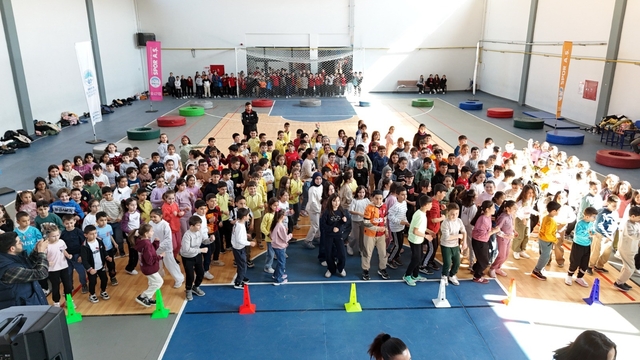 Büyükşehir Spor A.Ş.'den Develi'de 550 öğrenciye spor dolu buluşma