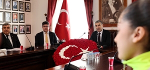 Vali Aktaş: "Sporda ve eğitimde başarı gösteren gençler şehrin en kıymetli hazinesidir"