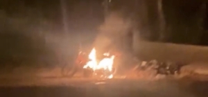 Mardin’de park halindeki motosiklet alev aldı