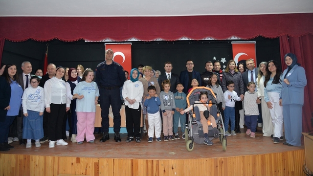 Türkeli'de 2 Nisan Dünya Otizm Farkındalık Günü kutlandı