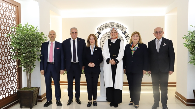 KUTSO Heyetinden Türk Kızılay'a ziyaret ve tebrik