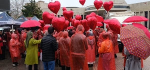 Kahramanmaraş'ta kalp balonlarıyla otizme dikkat çekildi