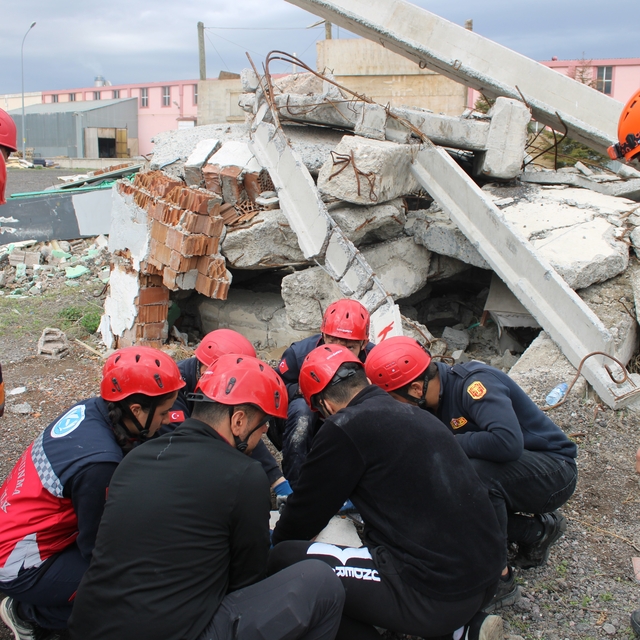 Üniversite öğrencileri, Kıbrıs'ta yapılacak Arama Kurtarma Oyunları'na hazı...