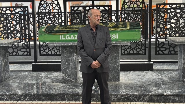 Ankara'daki trafik kazasında ölen üniversite öğrencilerinin cenazeleri defnedildi