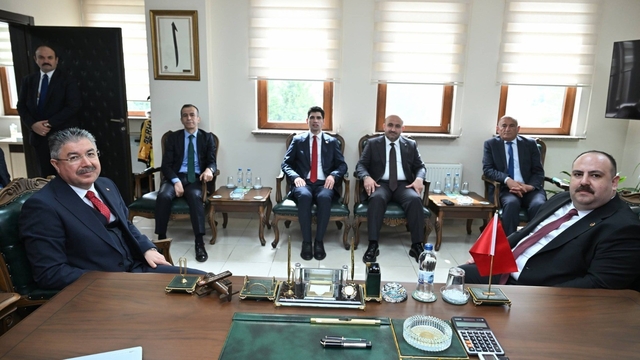 Başkan Harmancı, Vali Yılmaz'a belediye çalışmaları hakkında bilgi verdi