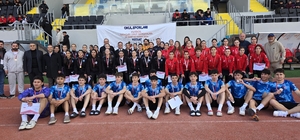 Yozgat’ta 288 sporcunun katıldığı Okul Sporları Futbol Müsabakaları tamamlandı