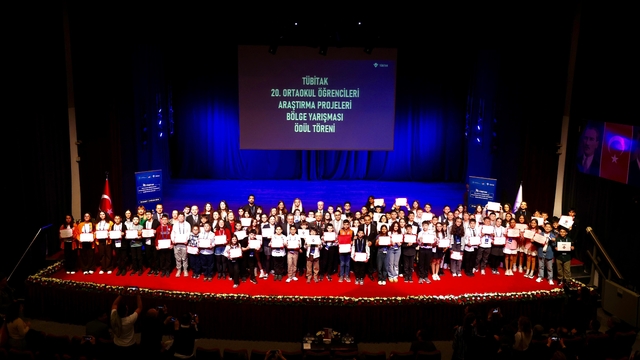 TÜBİTAK 20. Ortaokul Öğrencileri Araştırma Projeleri Bölge Yarışması'nda ödüller verildi
