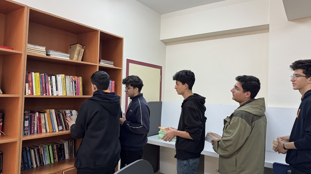 Depremde hayatını kaybeden öğrencinin adı okulundaki kütüphaneye verildi