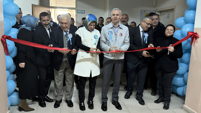 Ardahan'da otizmli bireylerin duyusal hassasiyetleri 3 boyutlu gözlüklerle anlatıldı