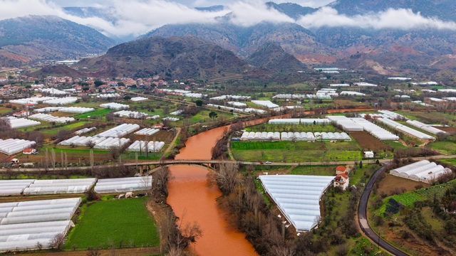 Yağmur sonrası Sakarya Nehri'nin rengi değişti