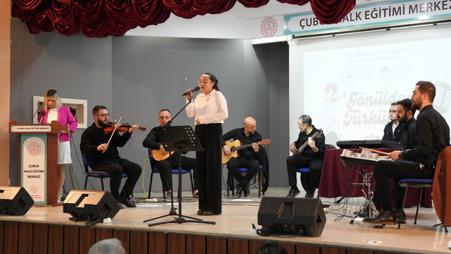 Çubuk'ta öğrenciler arasında türkü yarışması düzenlendi