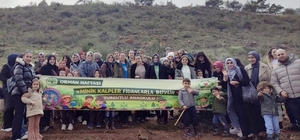 Turgutlulu minikler 250 fidanı toprakla buluşturdu