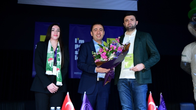 Şahinkaya Girişimcilik Zirvesi 2026 başladı
Bursaspor Başkanı Çelik Şahinkayalı öğrenciler ile buluştu