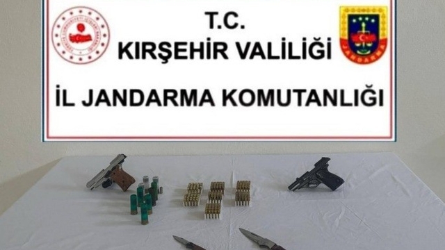 Kırşehir'de ruhsatsız silah operasyonu: 2 tabanca, 167 fişek ele geçirildi