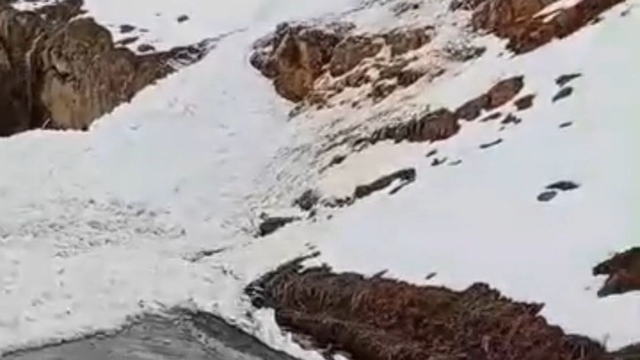 Şırnak'ta çığ düşen kara yolu ulaşıma kapandı