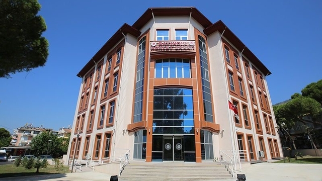 Bayındır'da otomobil ve motosiklet hırsızı yakayı ele verdi