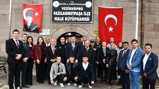 Vezirköprü'de kitap kurtlarına ödül