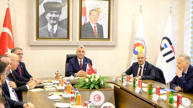 Bakan Bolat: "İran'a açılan kapılarda sorun yok"