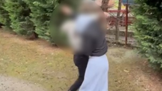 Liseli kızların kavgası; tekme- yumruk darbettiler