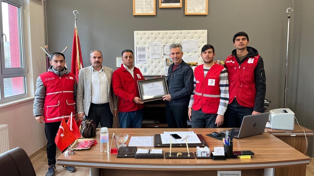 Baskil'de bir lisede toplanan yardımlar Gazze için Kızılay'a bağışlandı