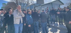 Santral işçileri, ücretsiz izne karşı eylem yaptı