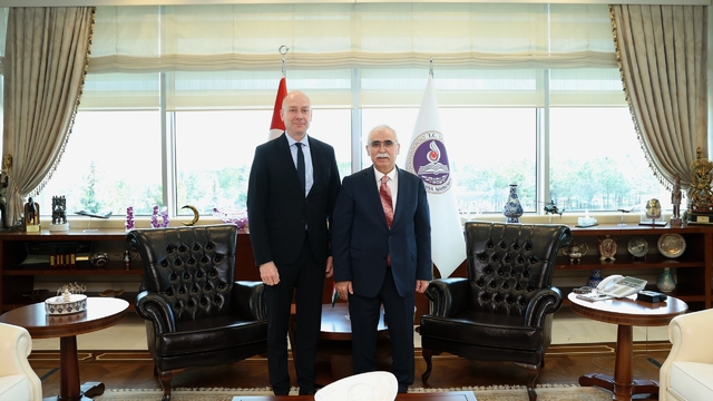 AYM Başkanı Özkaya, Macaristan Anayasa Mahkemesi Üyesi Kozma'yı kabul etti