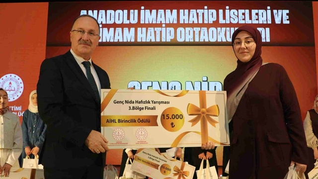 Antalya'da "3. Bölge Genç Nida Hafızlık Yarışması" bölge finali yapıldı
