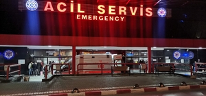 Parkta rastgele bıçak sallayan kişi, 2 yaşındaki Samet’i boğazından yaraladı