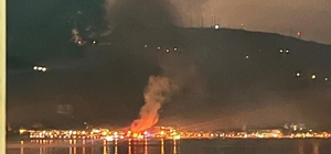 Kurşunlu Sahili'nde gece yarısı yangın paniği