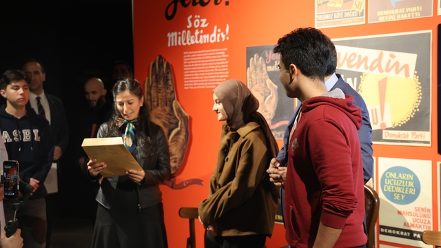 Bakan Tekin'den, Fadime öğretmene doğum günü sürprizi
"Sarı zarf soruşturma demektir, içini aç"