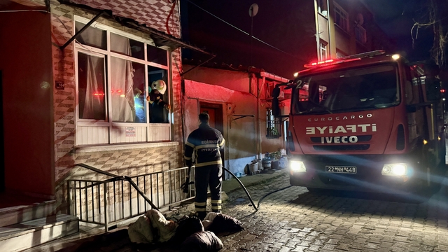 Edirne'de bir evde çıkan yangın söndürüldü