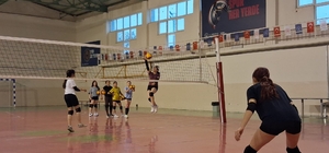 Bilecik'te voleybol antrenmanları devam ediyor