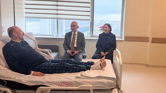 Kırklareli Valisi Turan, tedavi gören İl Milli Eğitim Müdürü Altınöz'ü ziyaret etti