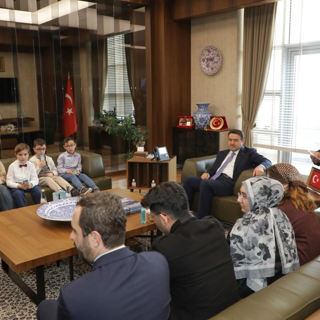 Vali Musa Işın, Kütüphane Haftası'nda okurlarla buluştu