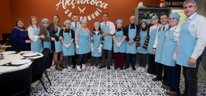 Otizm farkındalığı için anlamlı etkinlik Aynı hamurdan farklı tatlar